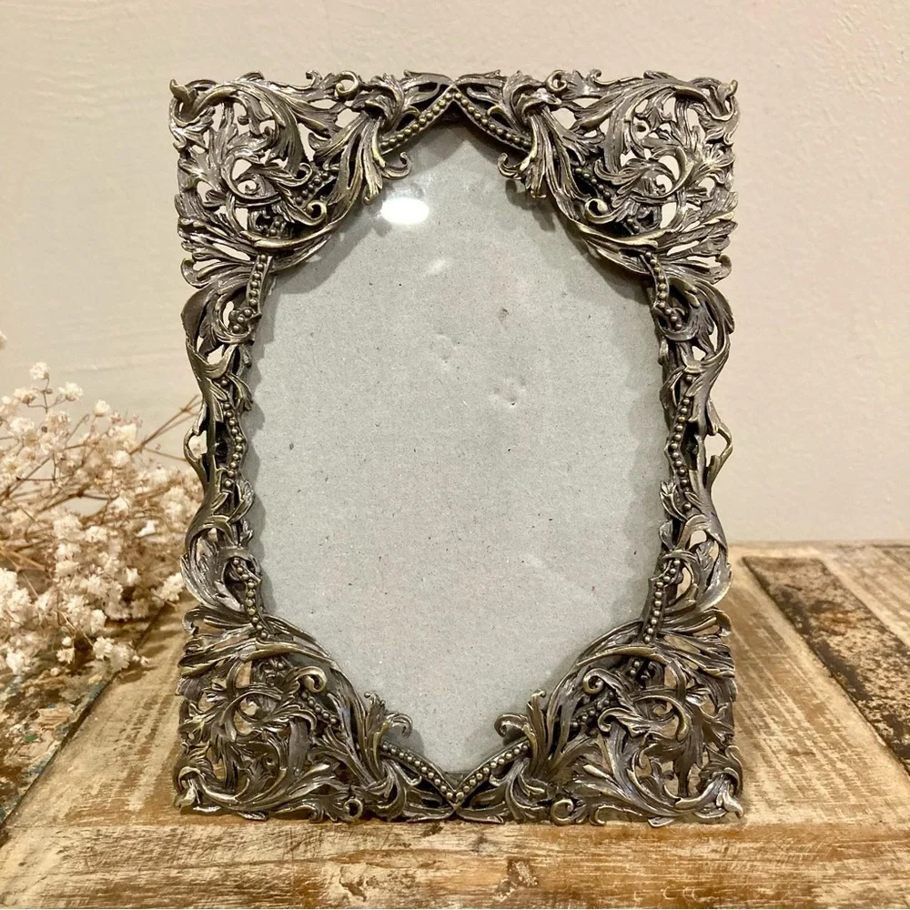 Ornate Silver Colored Photo Frame 4x6 Oval Sunflower Designs